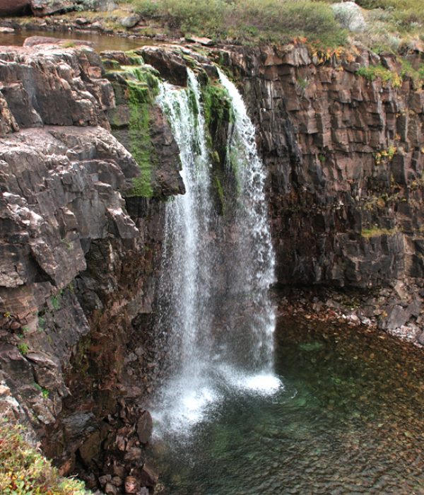 hike_waterfall